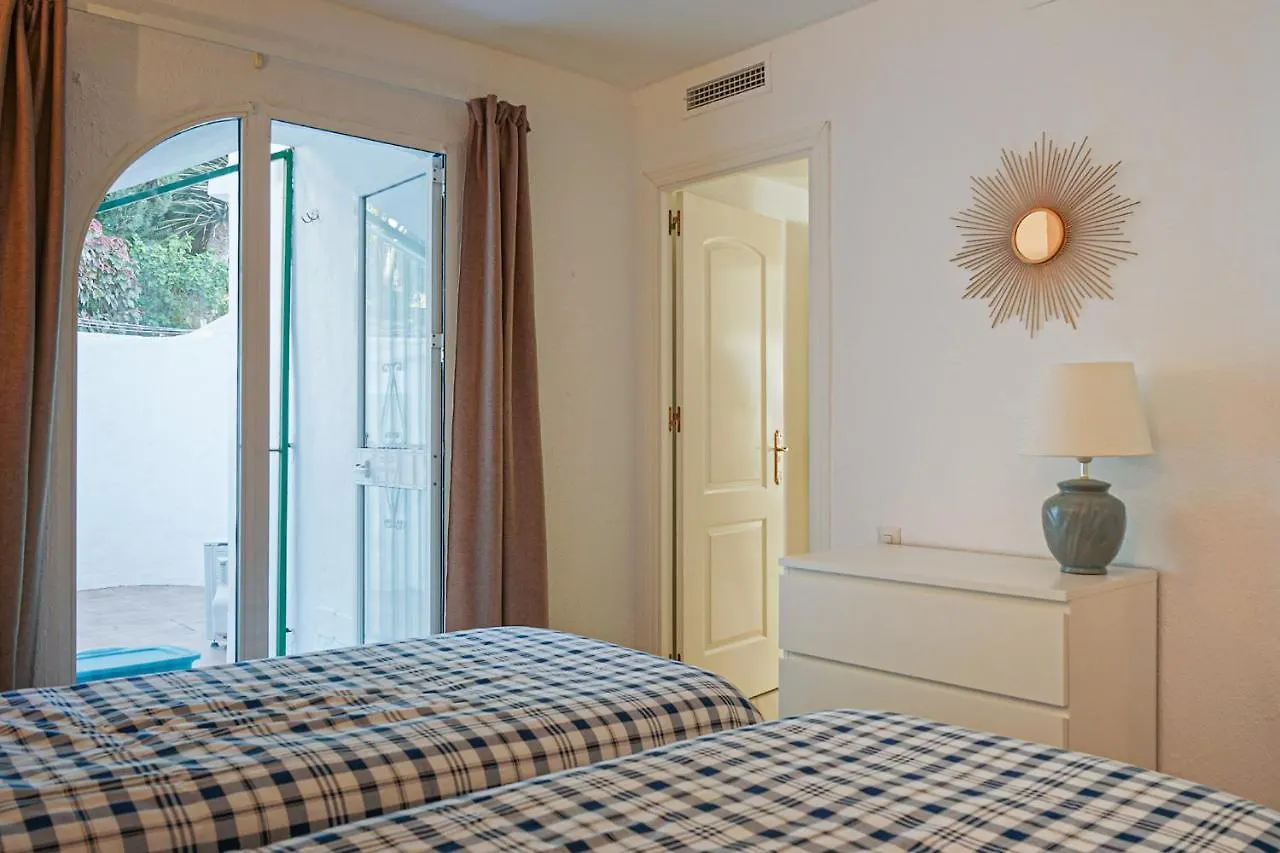 Lovely Two Bedroom Apartment Calahonda - 475 Meter From The Beach Sitio de Calahonda