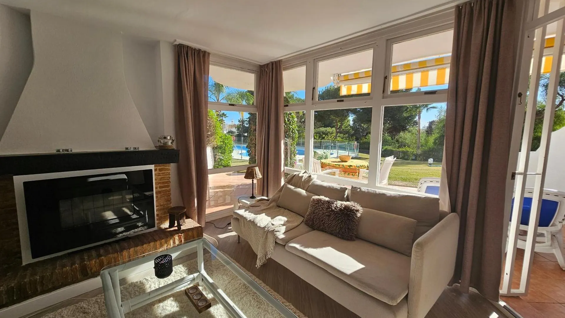 Lovely Two Bedroom Apartment Calahonda - 475 Meter From The Beach Sitio de Calahonda